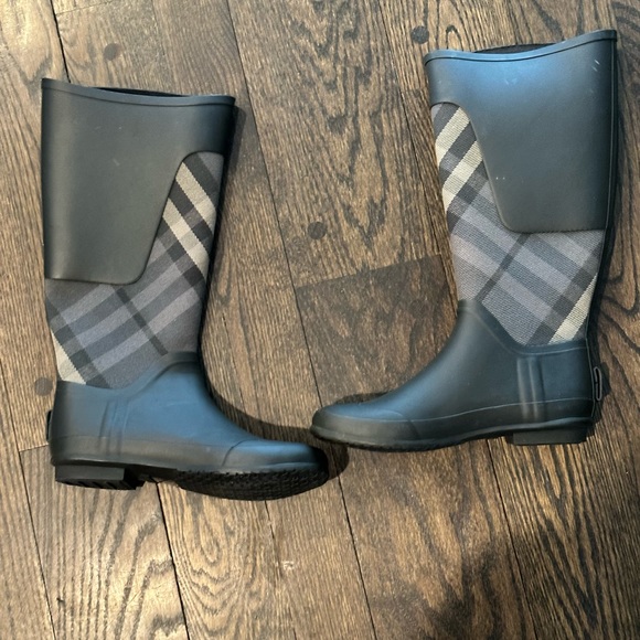Burberry Clemence rain boots - Picture 3 of 10